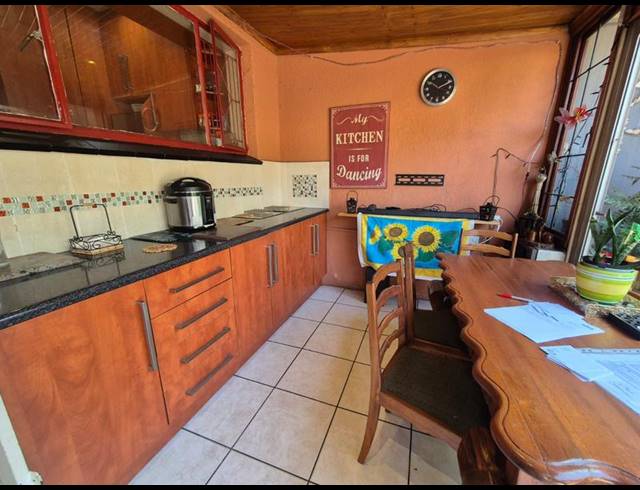 4 BEDROOM HOUSE FOR SALE IN GENL ALBERTS PARK